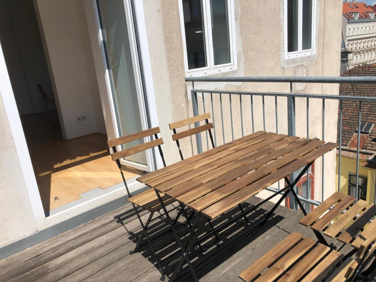 Helle 4 Zimmer Familien-Wohnung Mit Balkon! Schloss Schonbrunn In Gehdistanz Wien Eksteriør bilde